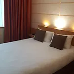Hotel Contact Du Parc 2*