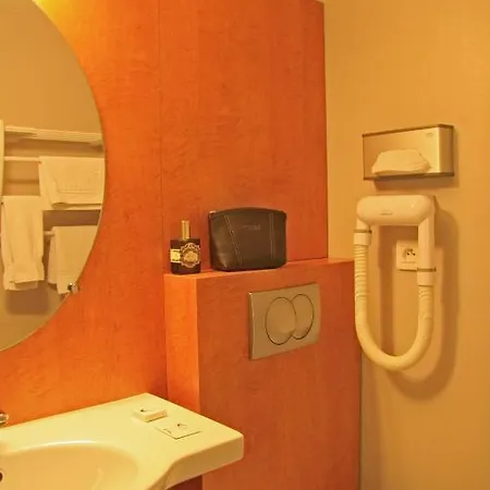 Du Parc Nantes Ouest 酒店