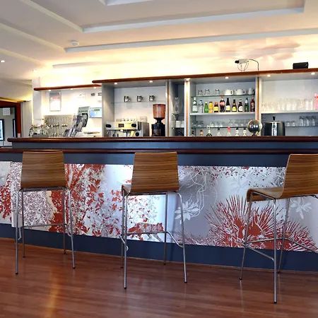 Du Parc Nantes Ouest 2*