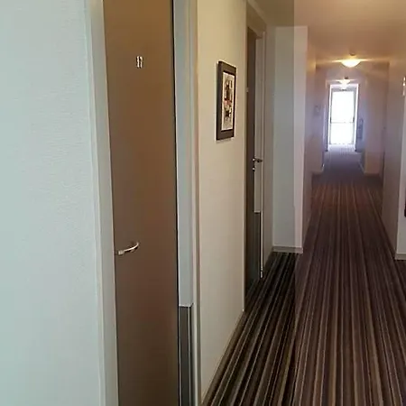Du Parc Nantes Ouest Hotel 2*