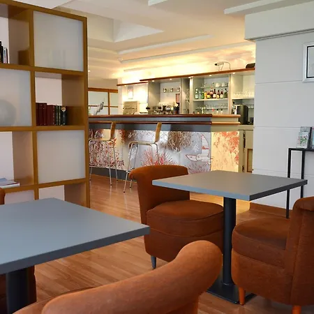 Du Parc Nantes Ouest Hotell