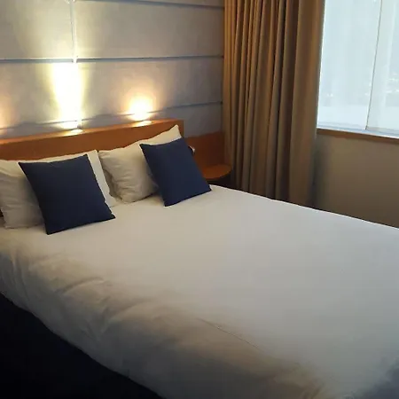 Du Parc Nantes Ouest 2*