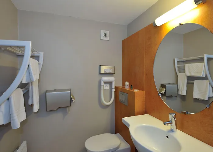 Contact Du Parc Hotel 2*