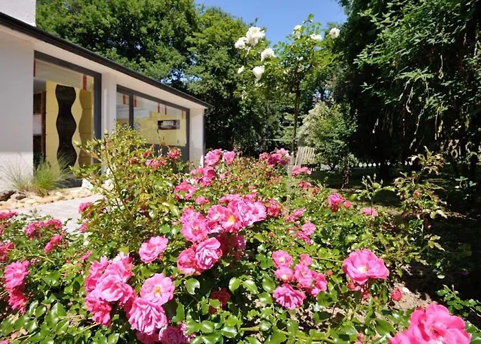 Du Parc Nantes Ouest 2*