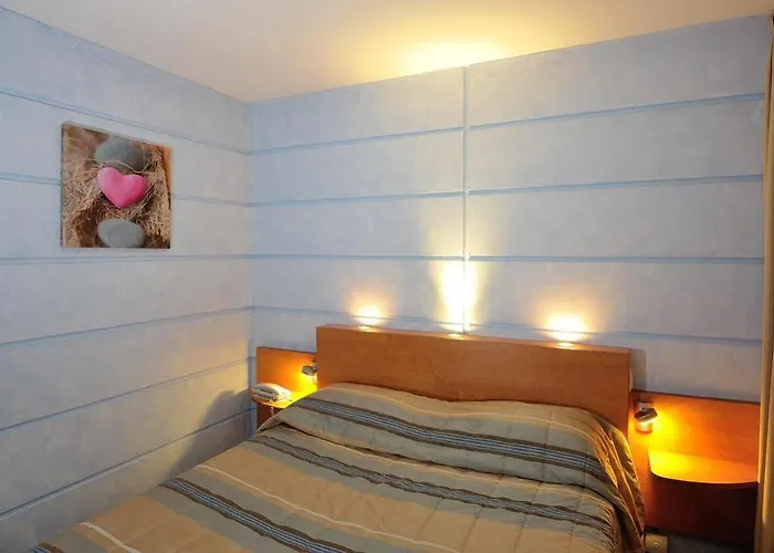 Hotel Contact Du Parc 2*